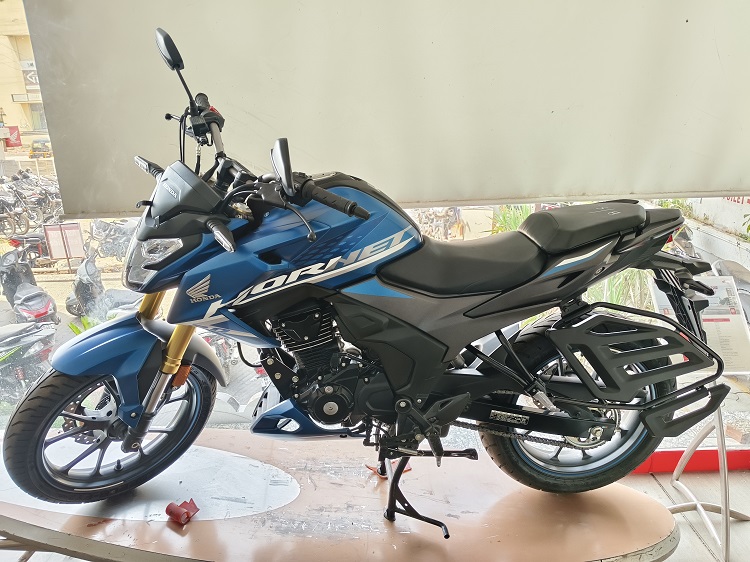 Honda Hornet 2.0 Blue